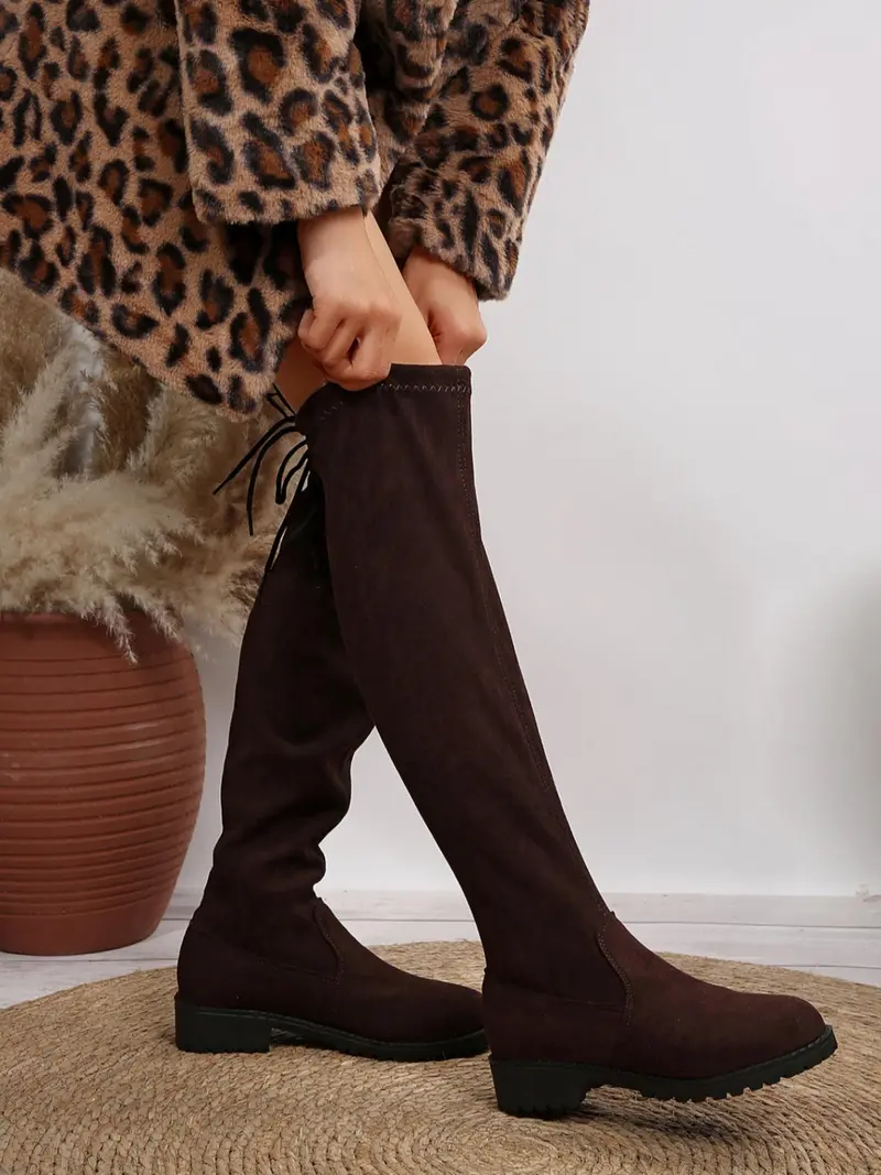 Botas altas marrón chocolate con cordones y tacón ancho bajo